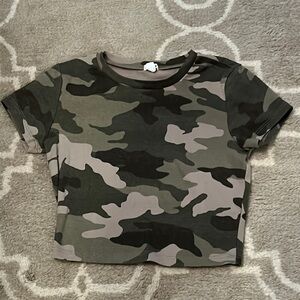 Garage stretchy size medium camo crop tee